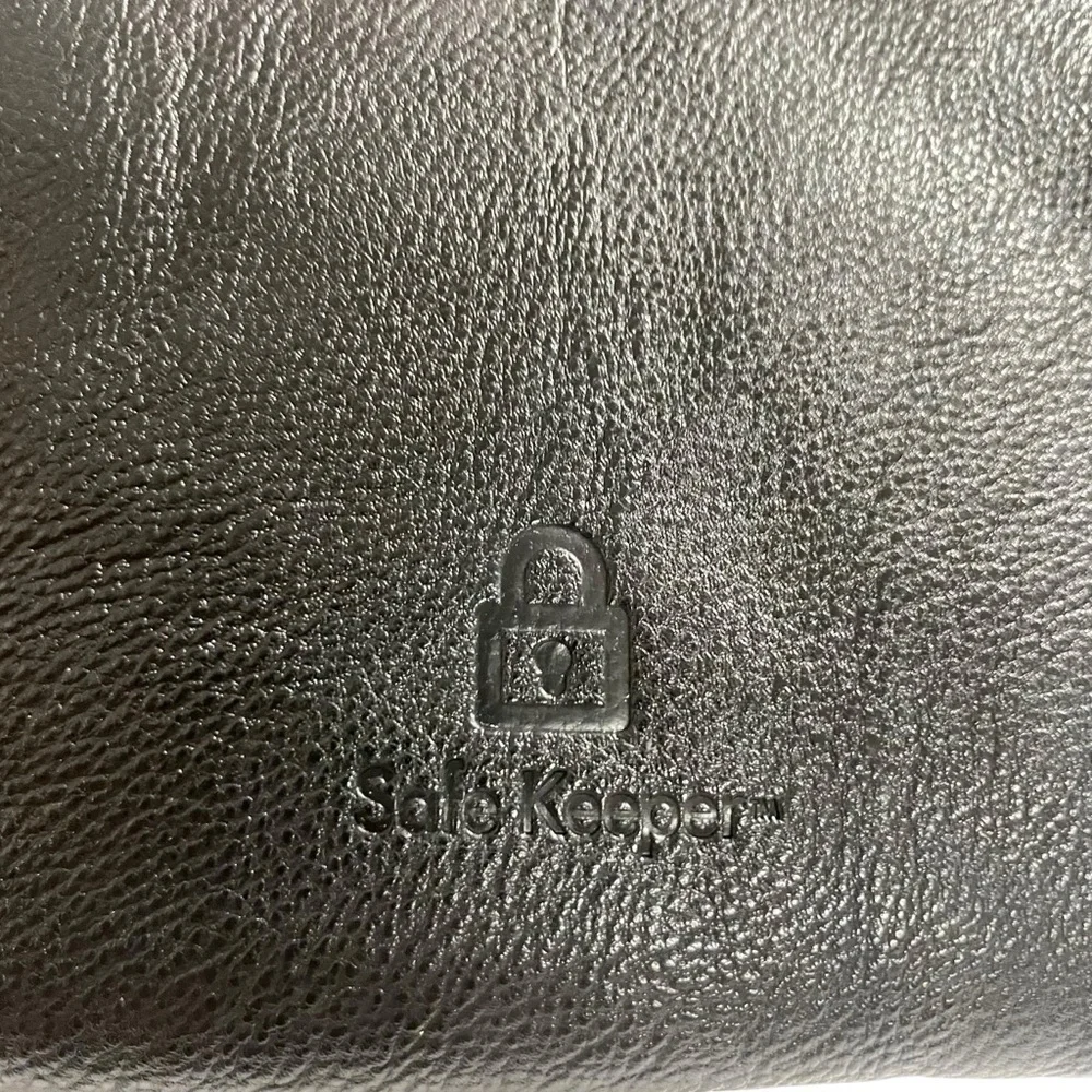 Safe Keeper Hand Wallet Wristlet